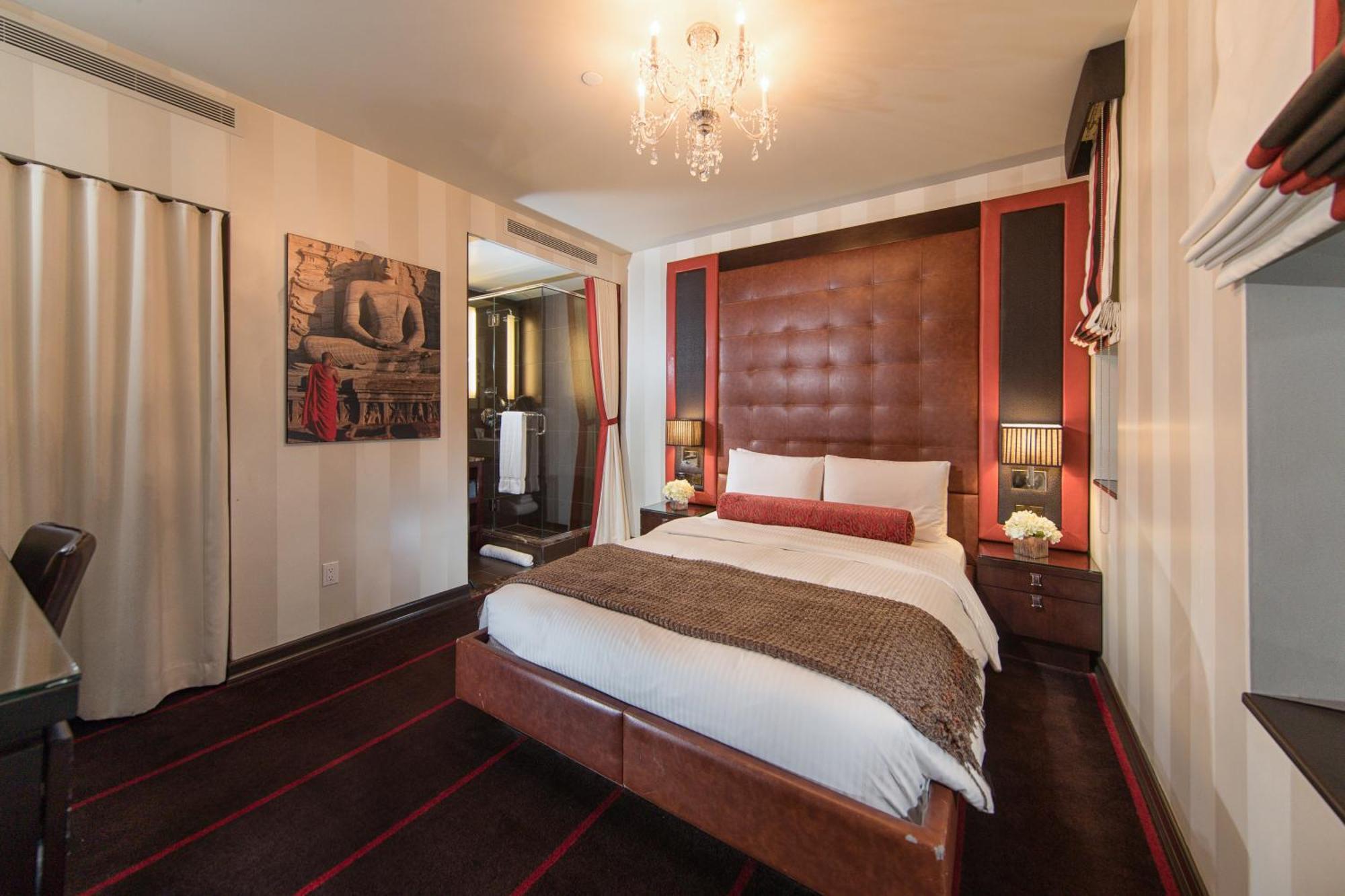 Deluxe Queen Room